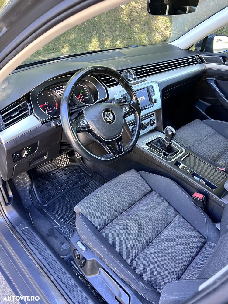 Volkswagen Passat 2.0 TDI DSG Comfortline - 11