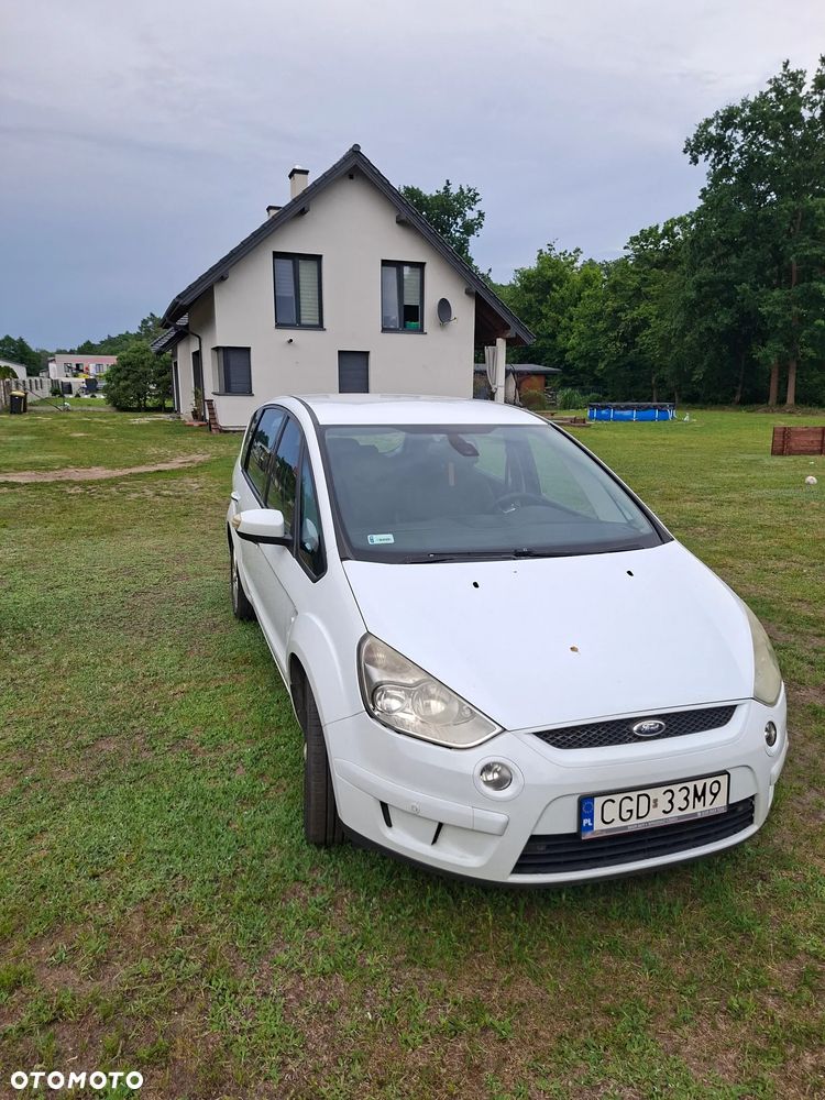 Ford S-Max - 12