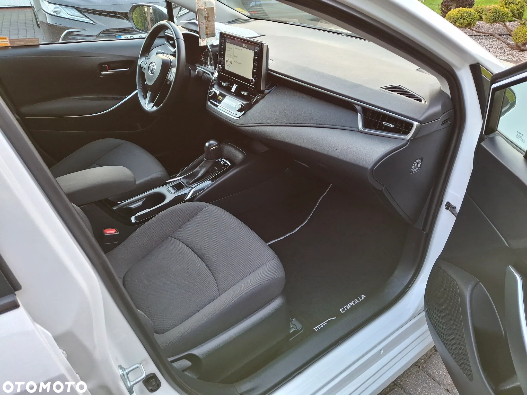 Toyota Corolla 1.8 Hybrid Comfort - 20