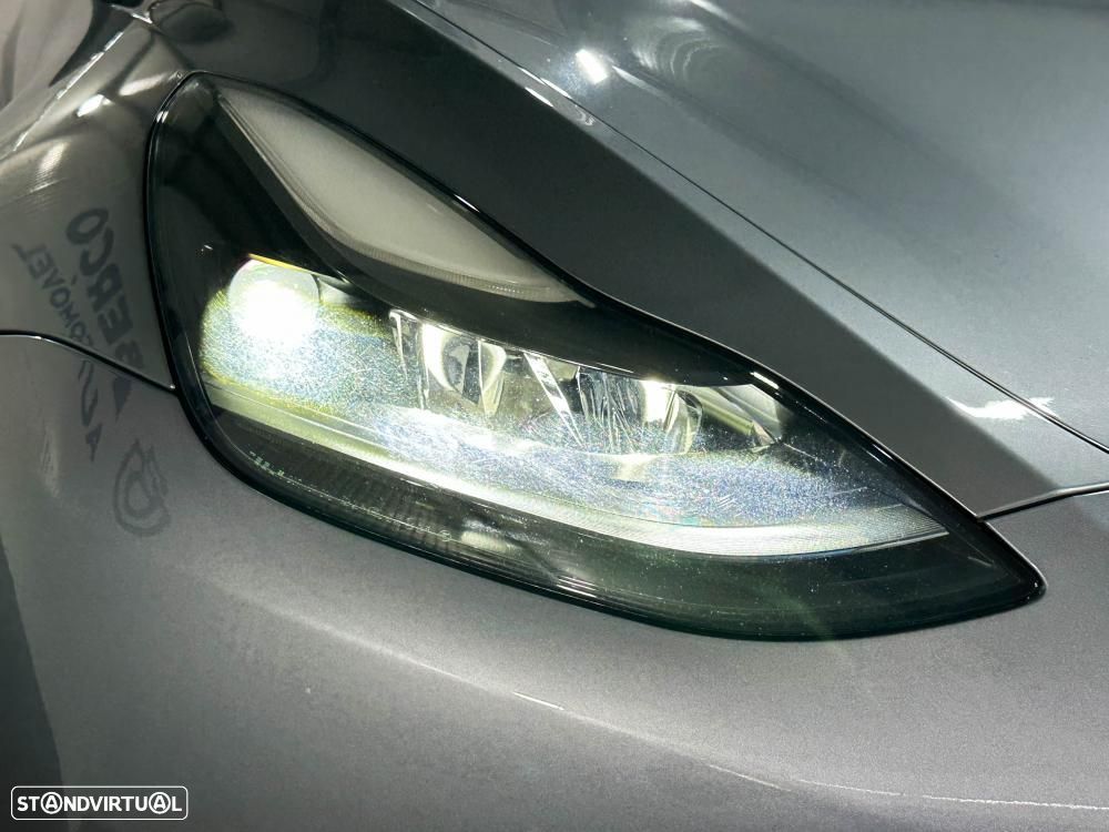 Tesla Model Y Performance Dual Motor AWD - 14