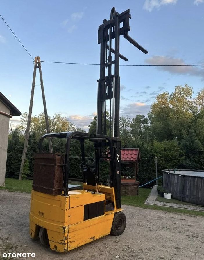 Caterpillar F35 - 18