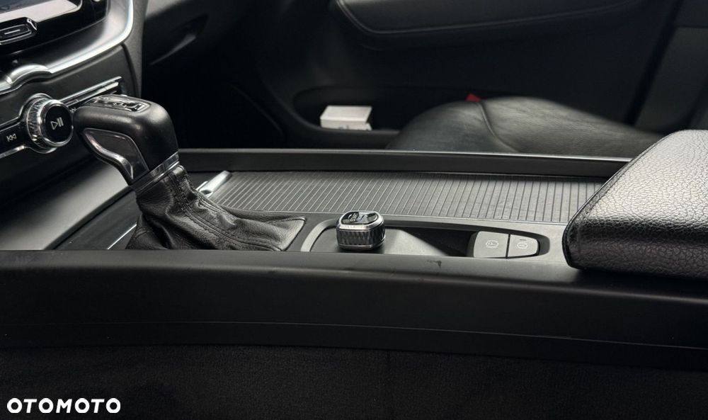 Volvo XC 60 - 22