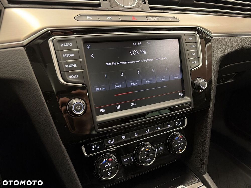 Volkswagen Passat - 18