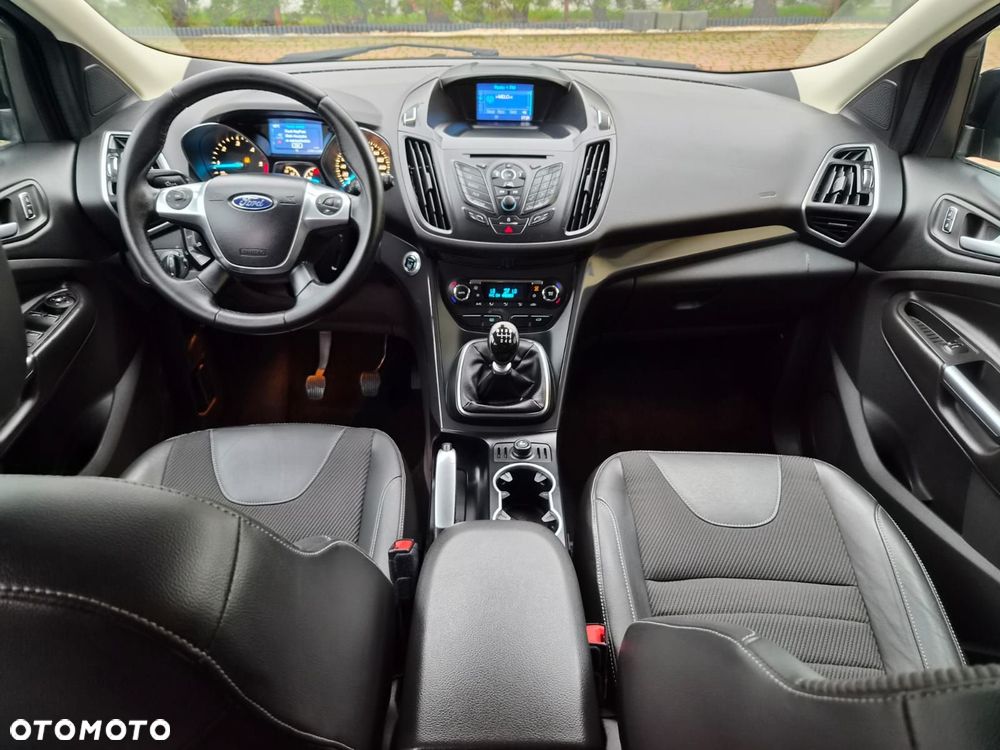 Ford Kuga 2.0 TDCi 2x4 Titanium - 5