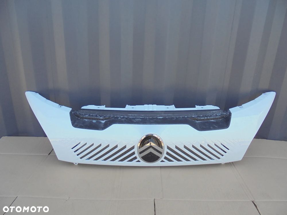 MASKOWNICA ATRAPA GRILL CITROEN JUMPER 2025- UR549/B BIANCO OE 735782799 - 1