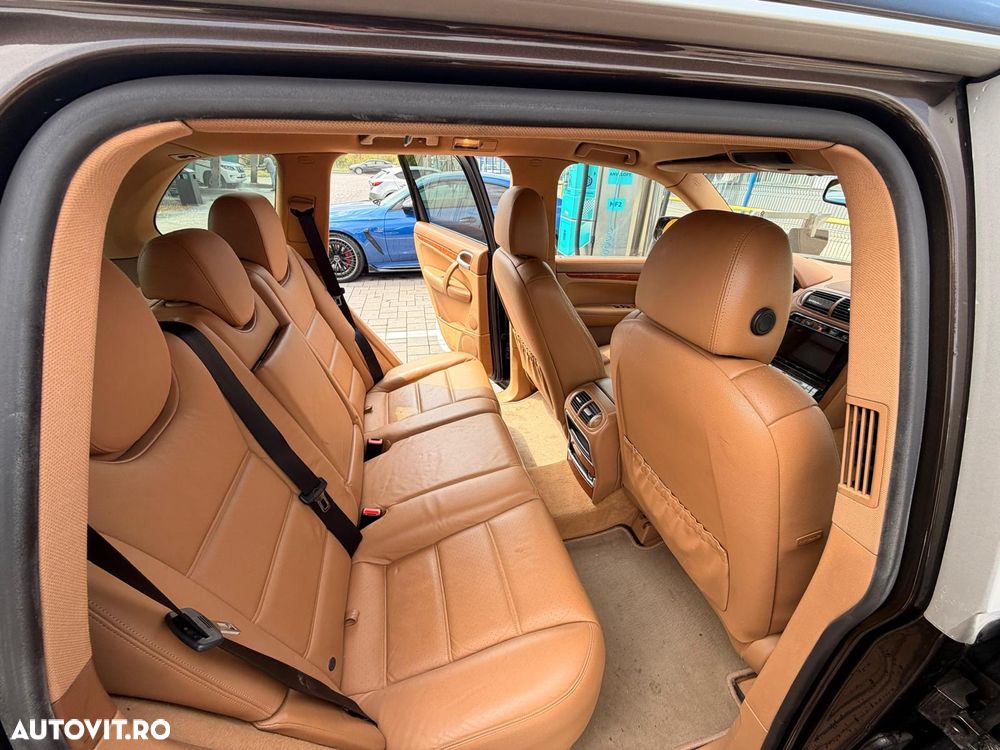 Porsche Cayenne - 10