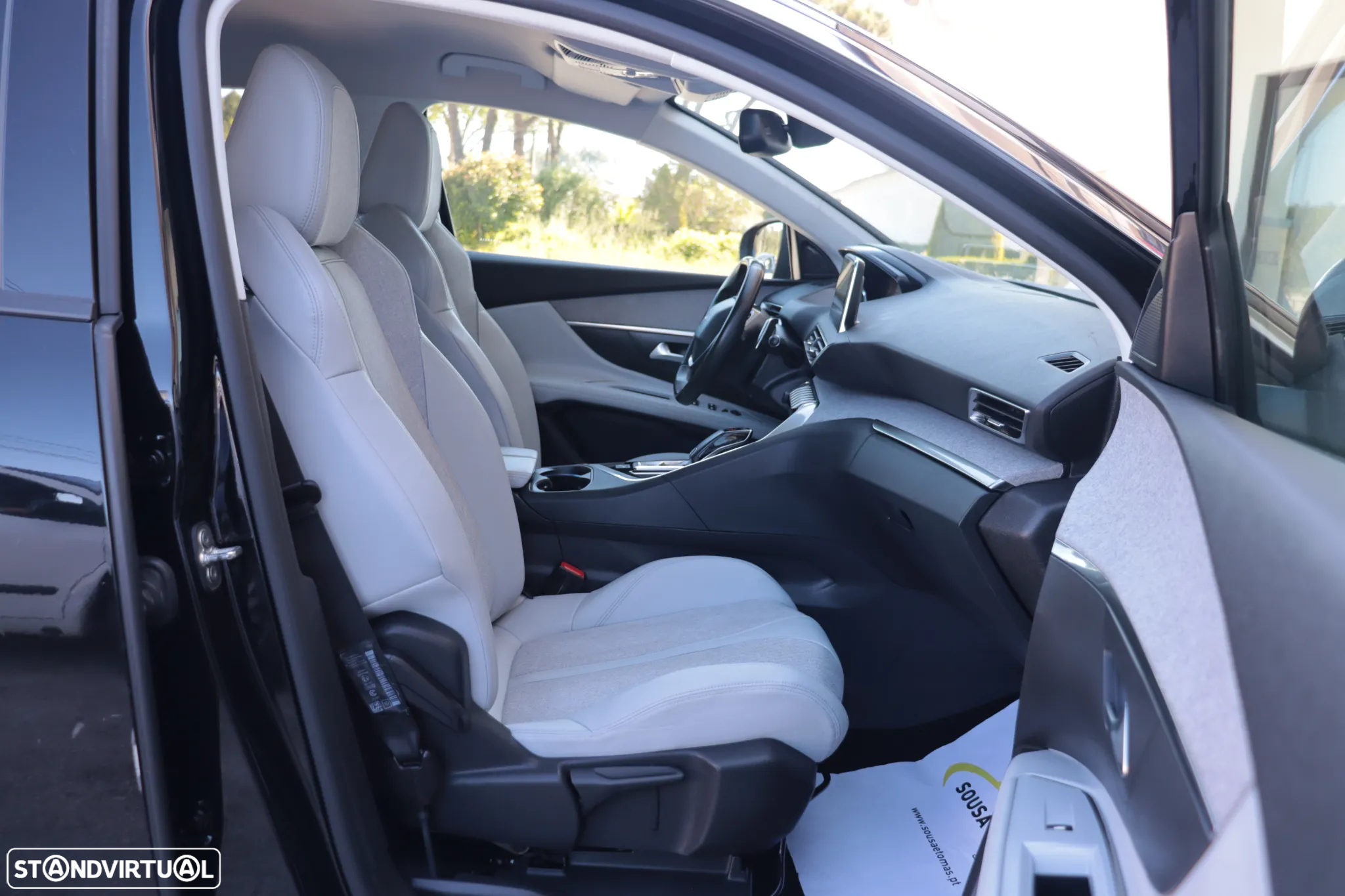 Peugeot 5008 1.2 PureTech Allure EAT8 - 12