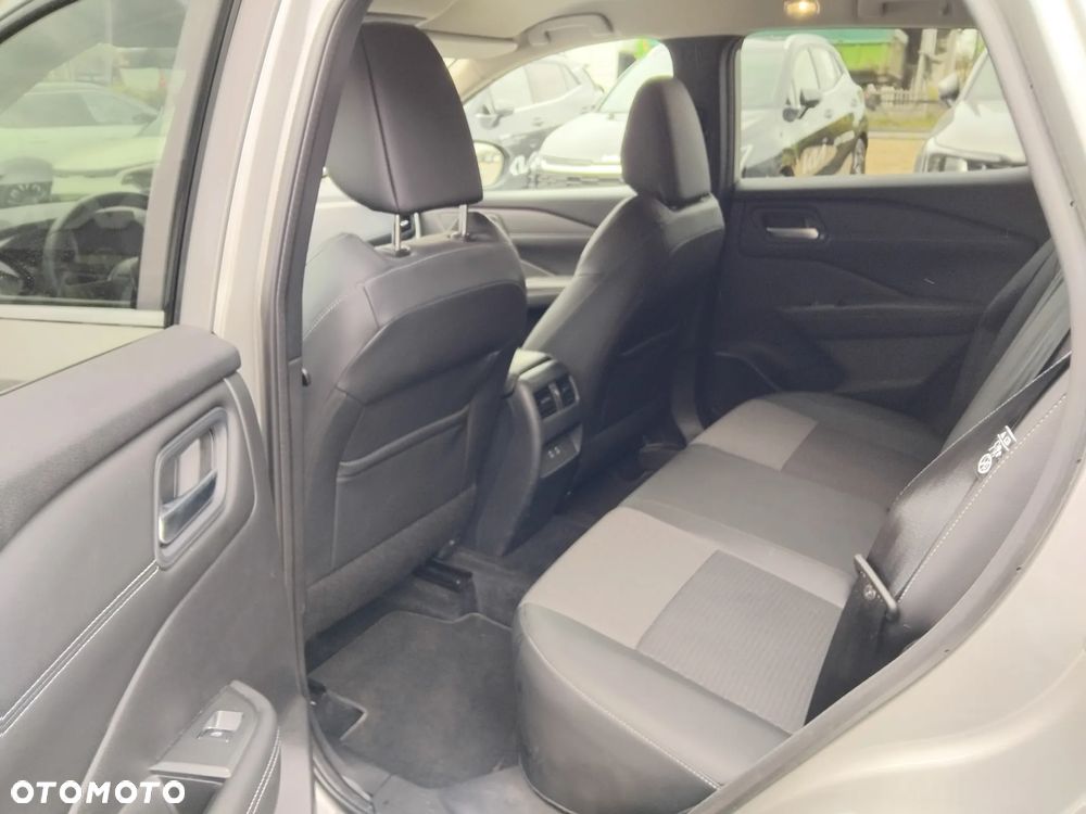 Nissan Qashqai 1.3 DIG-T MHEV N-Connecta Xtronic - 25