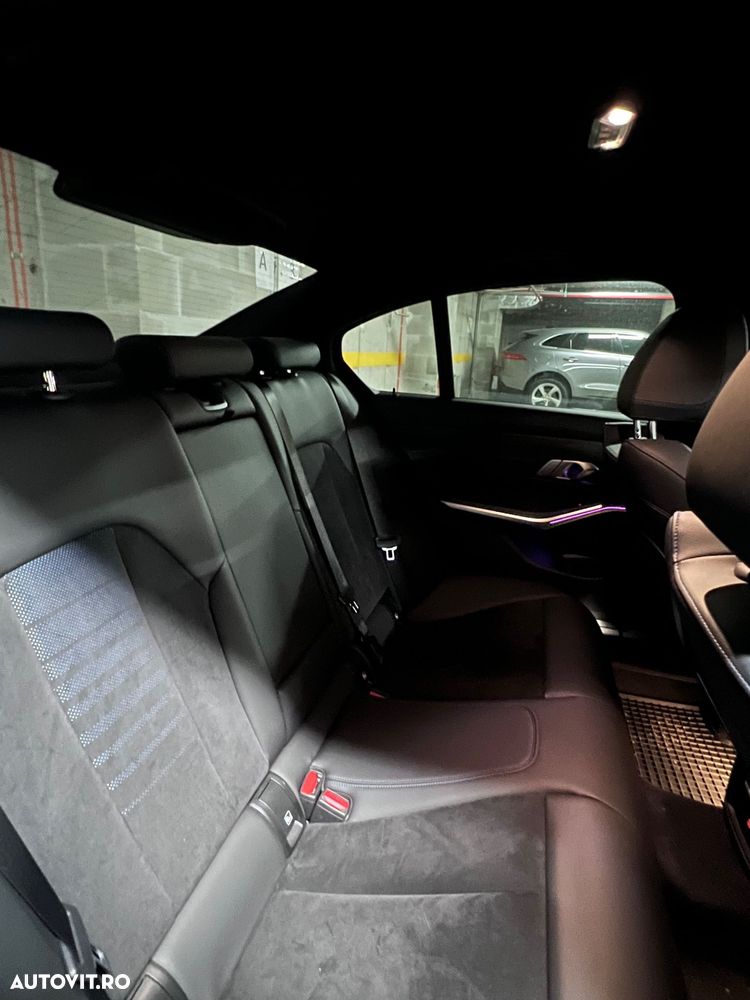 BMW Seria 3 330i xDrive AT - 9
