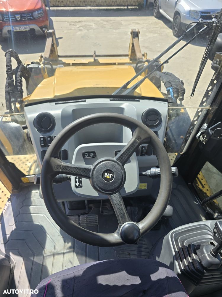 Caterpillar 428F2 - 5
