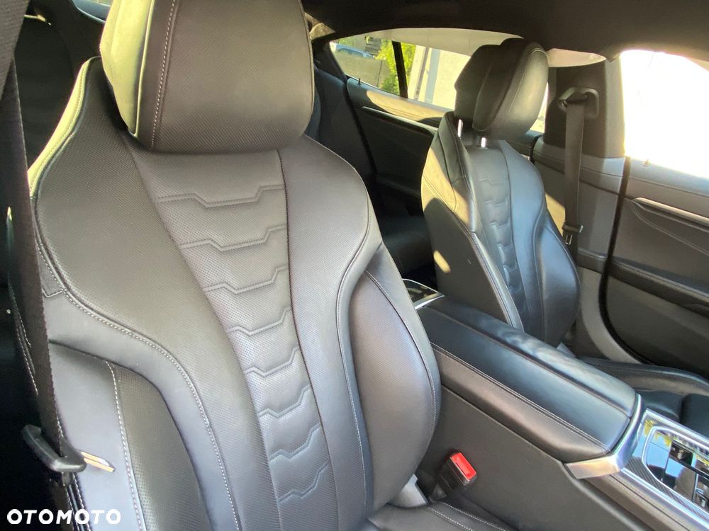 BMW Seria 8 840i xDrive - 23