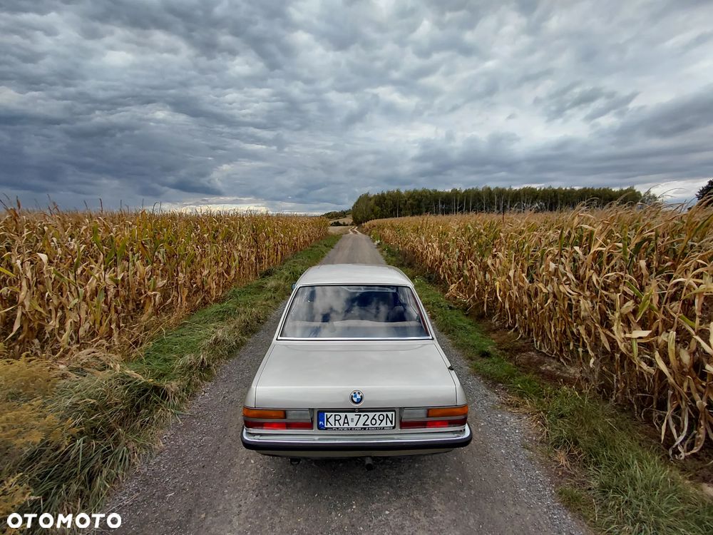 BMW 5 Series 1985 photo 5