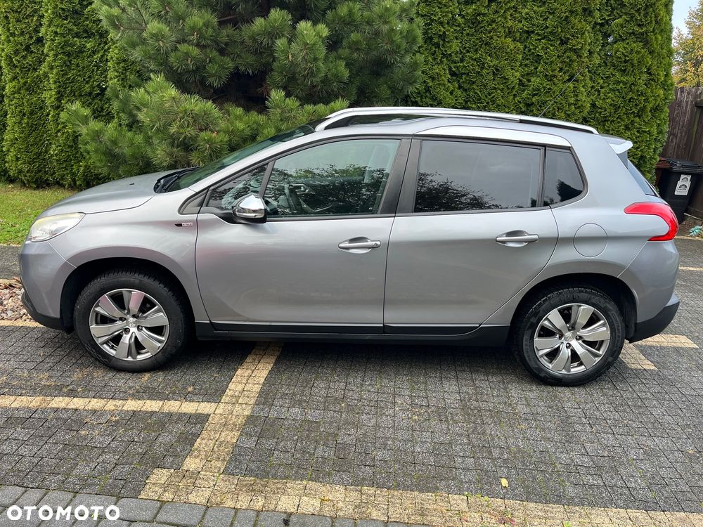 Peugeot 2008 1.2 Pure Tech Style - 4