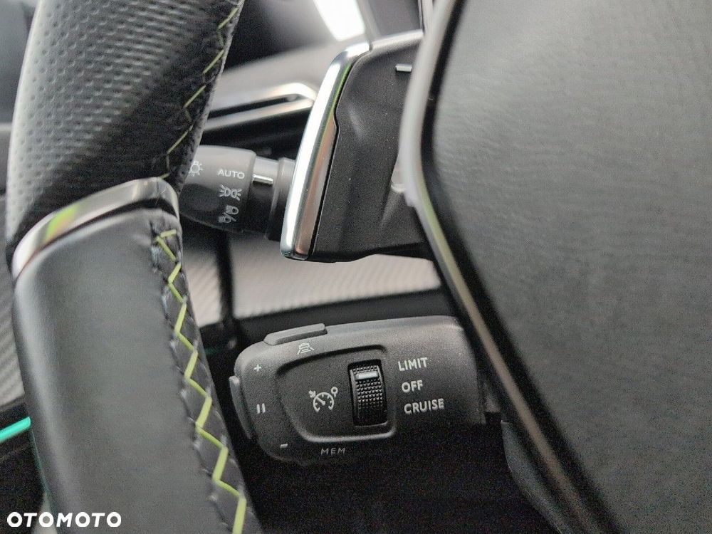 Peugeot 2008 1.2 PureTech GT S&S EAT8 - 17