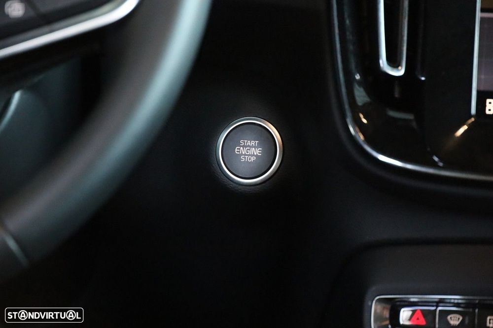 Volvo XC 40 2.0 B3 Core - 20