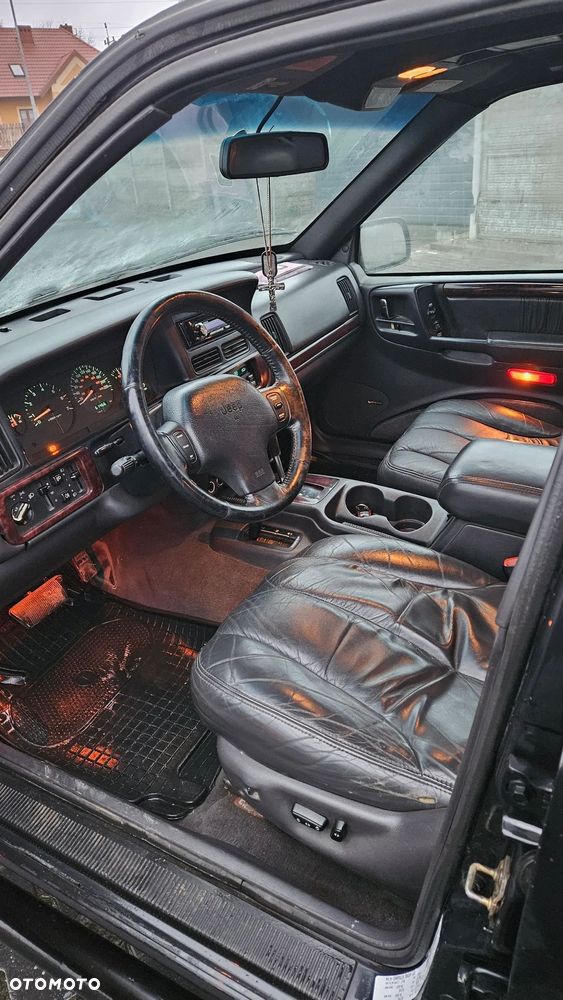 Jeep Grand Cherokee - 10