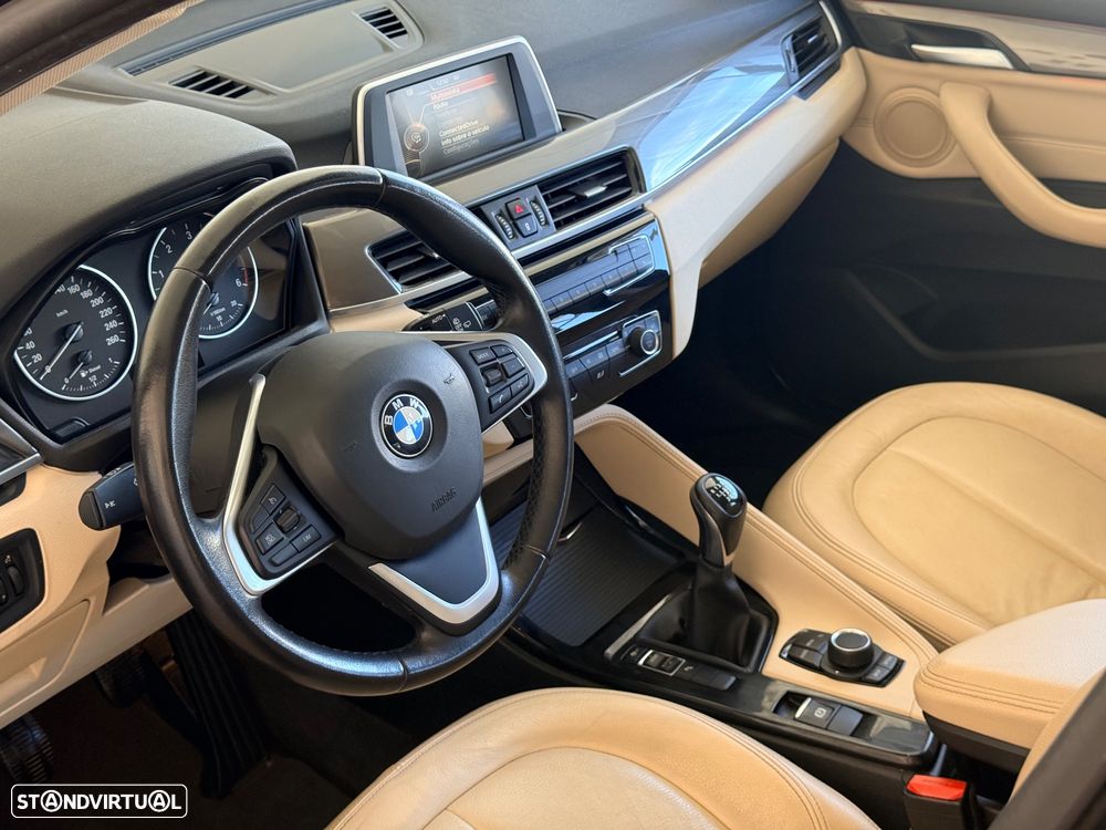 BMW X1 16 d sDrive Line xLine - 27