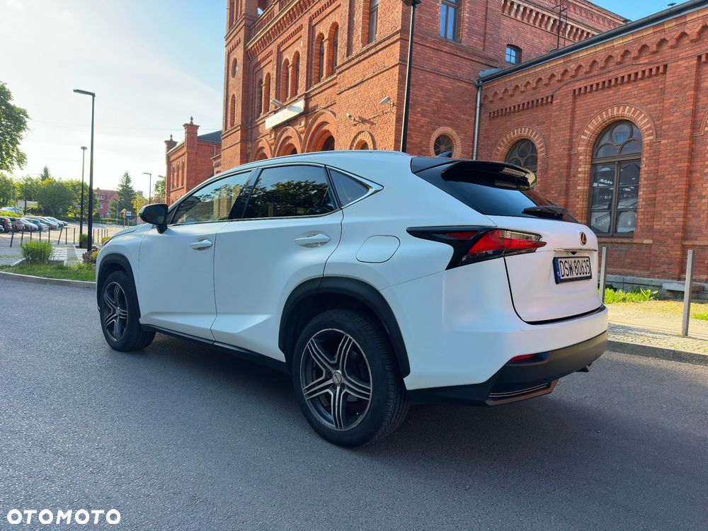 Lexus NX 300h Prestige AWD - 3