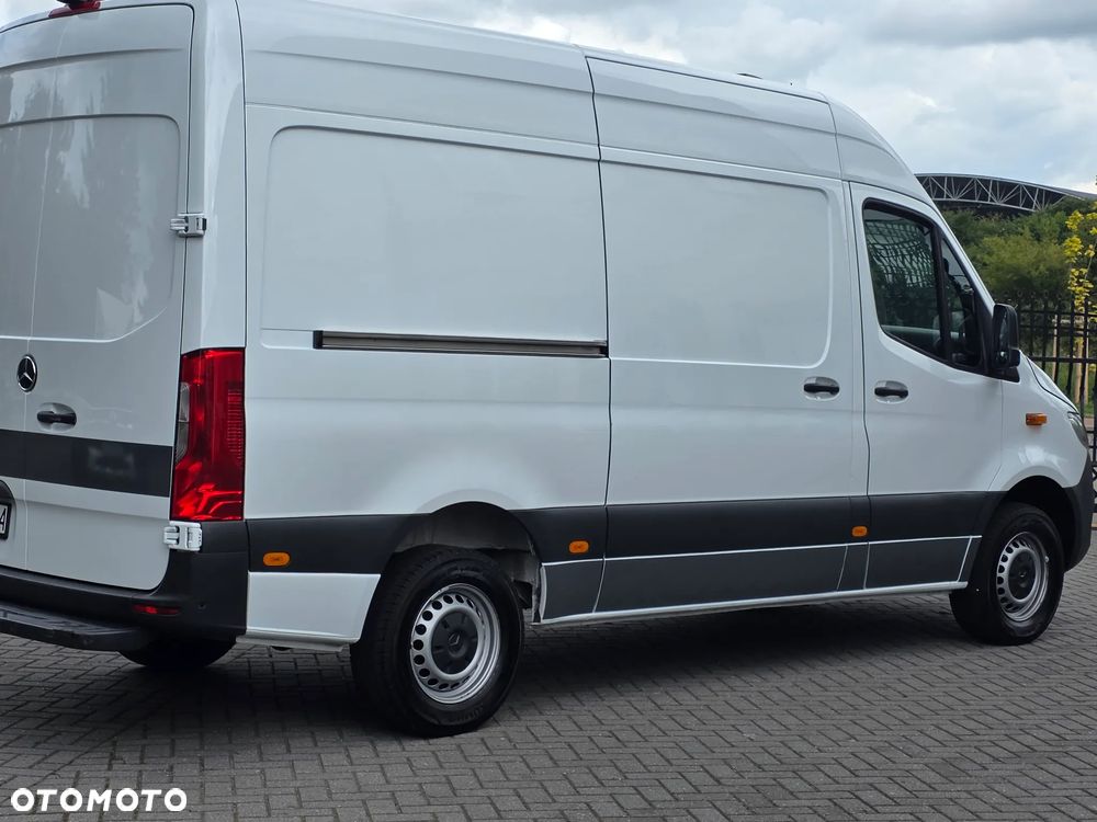 Mercedes-Benz Sprinter 317 - 25