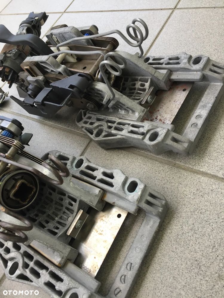 KOLUMNA KIEROWNICZA STACYJKA KLUCZYK/ PILOT AUDI A6 C5 4B0905851G 4B0905851B 4B0905851C 4B0905851F 4B0905851M - 6