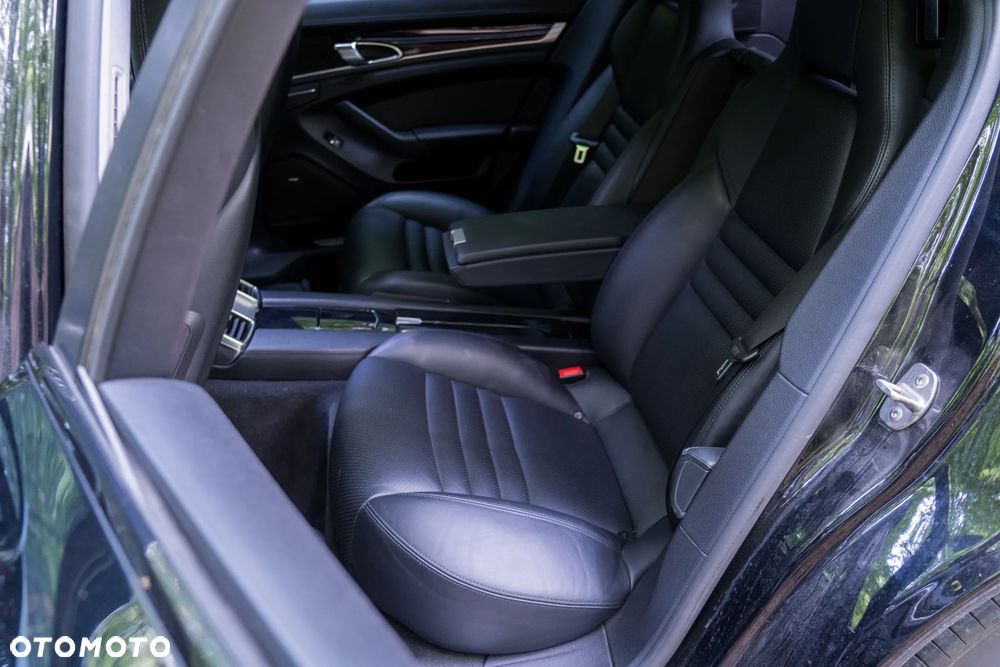 Porsche Panamera PDK - 16