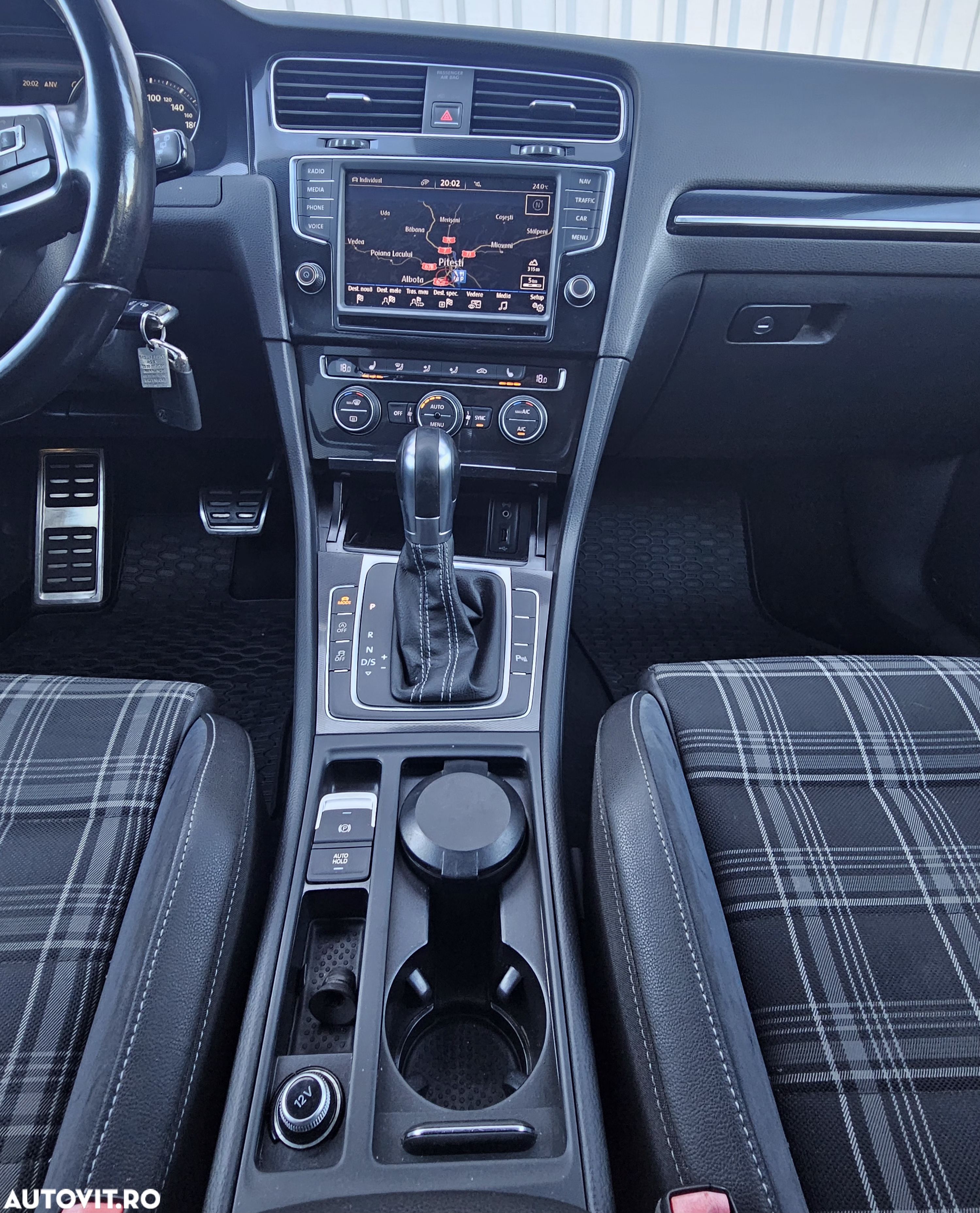 Volkswagen Golf 2.0 TDI DSG GTD - 9