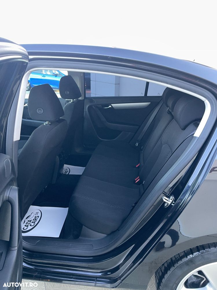 Volkswagen Passat 2.0 TDI BlueMotion Tehnology Comfortline - 29