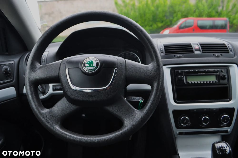 Skoda Octavia 1.6 Combi Selection - 15