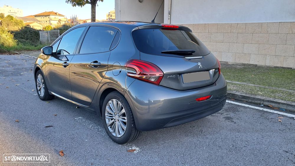Peugeot 208 1.2 PureTech Style - 8