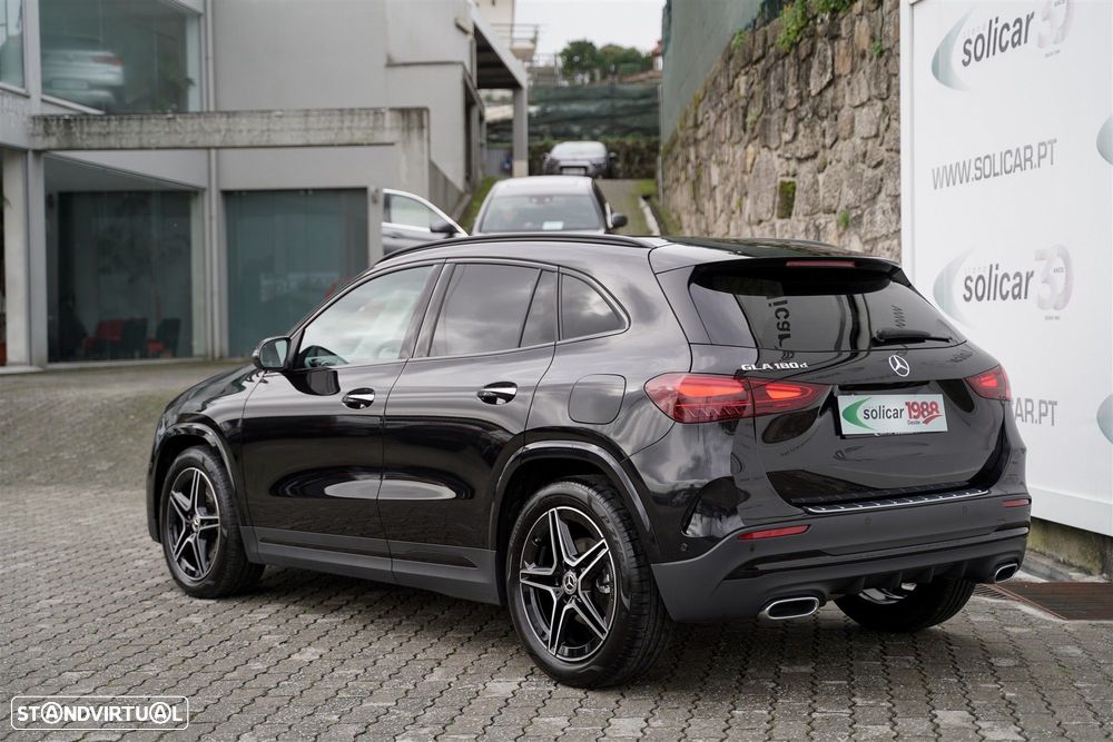 Mercedes-Benz GLA 180 d AMG Line - 2