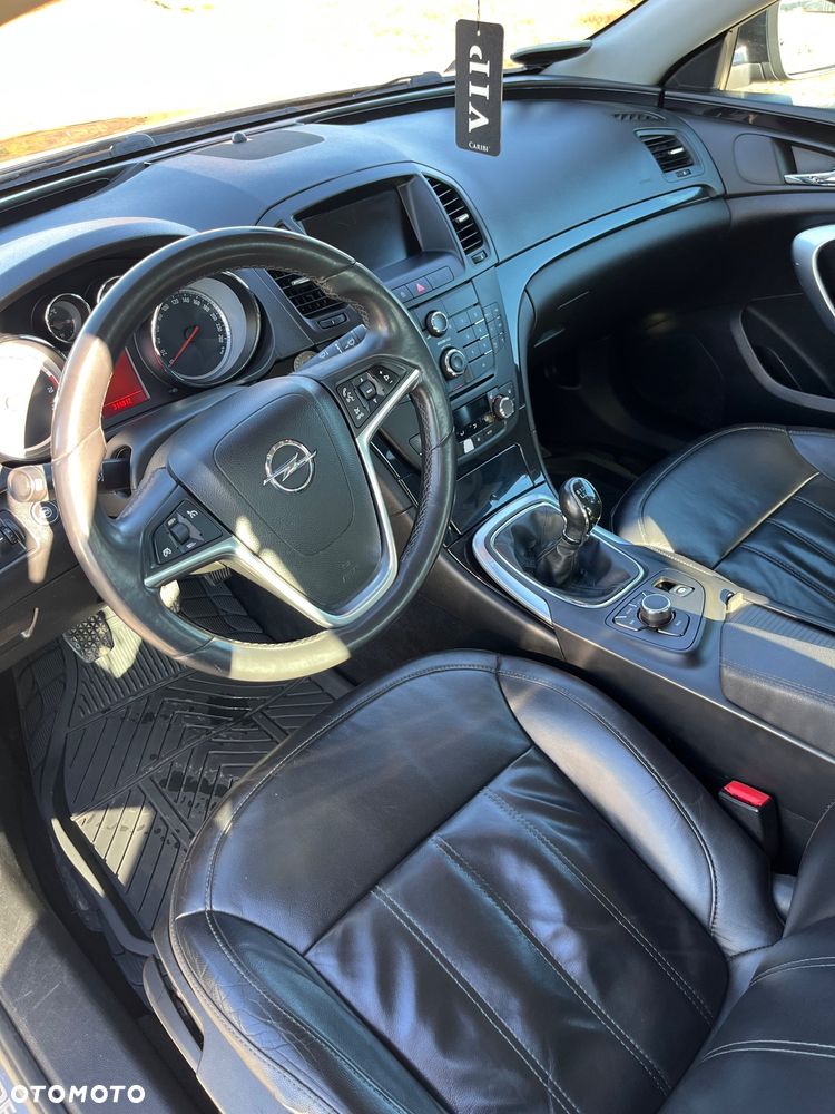 Opel Insignia 1.8 - 9