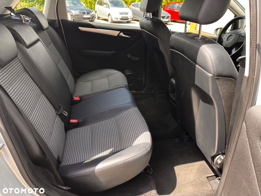 Mercedes-Benz Klasa B 180 CDI DPF - 32