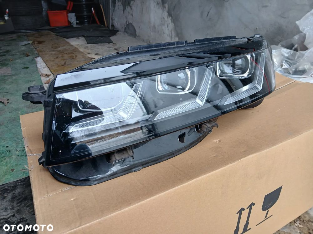 VW TOUAREG III LAMPA LEWA 761941081H - 1