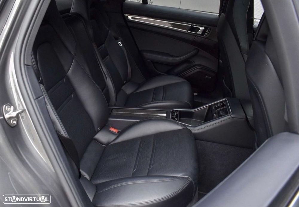 Porsche Panamera 4 S - 9