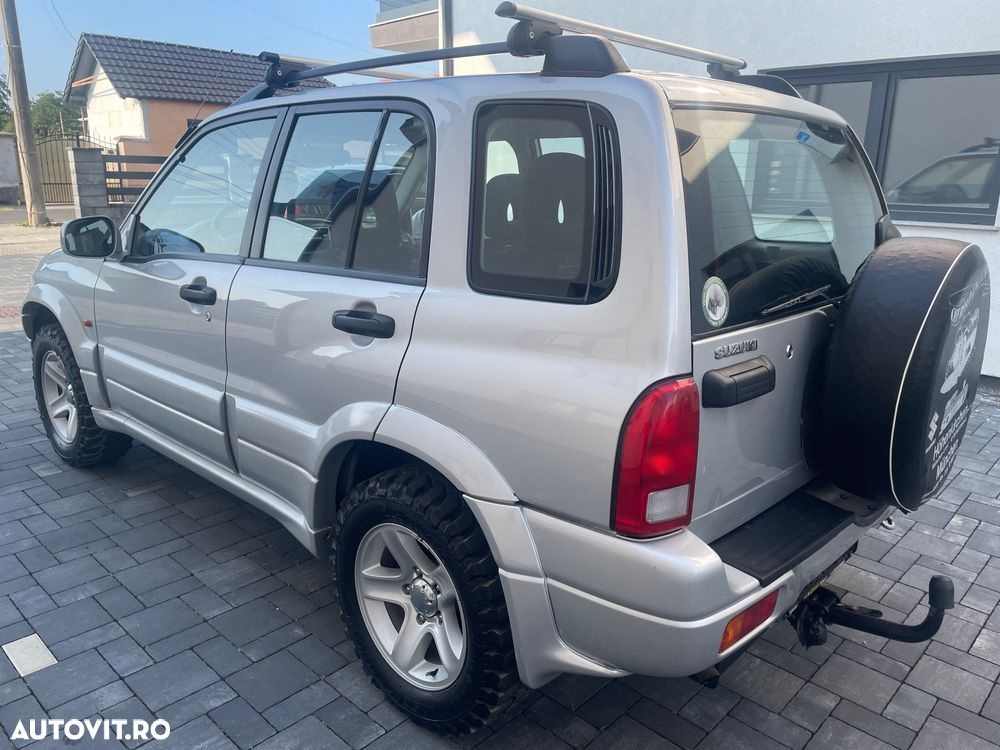 Suzuki Grand Vitara 2.0i - 4