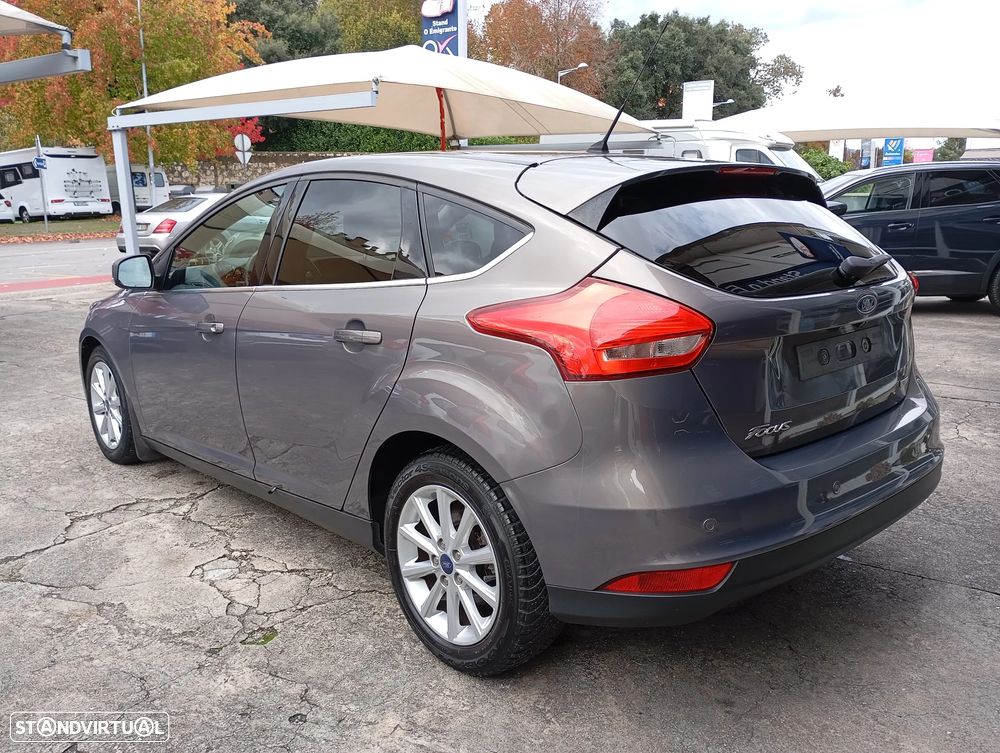 Ford Focus 1.0 EcoBoost S&S Aut. Titanium - 4