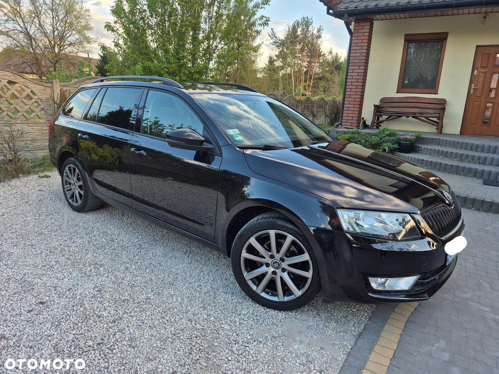 Skoda Octavia 1.6 TDI DPF Ambiente - 2