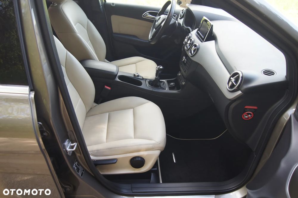 Mercedes-Benz Klasa B 180 CDI (BlueEFFICIENCY) - 22
