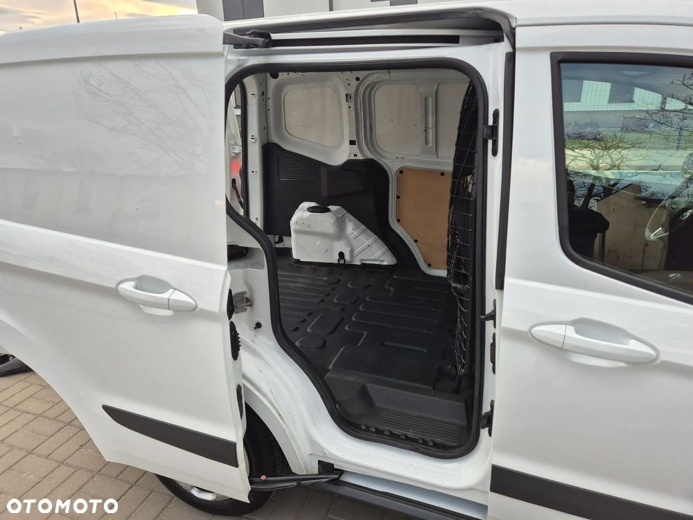Ford TRNSIT COURIER - 10