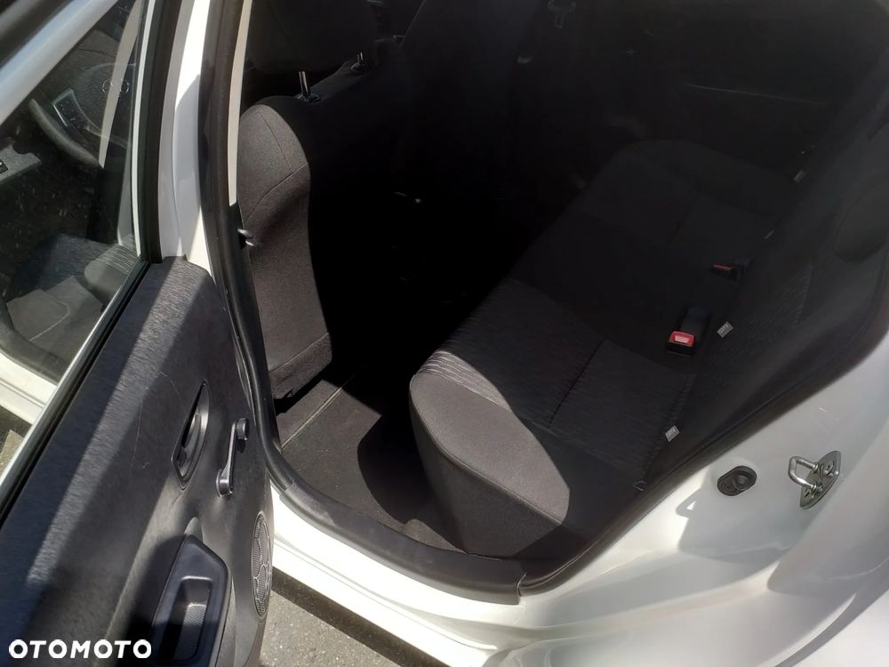 Toyota Yaris 1.0 Life EU6 - 19