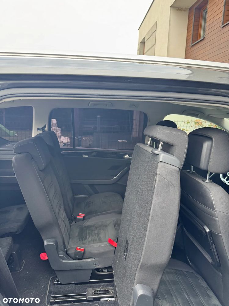Volkswagen Touran - 18