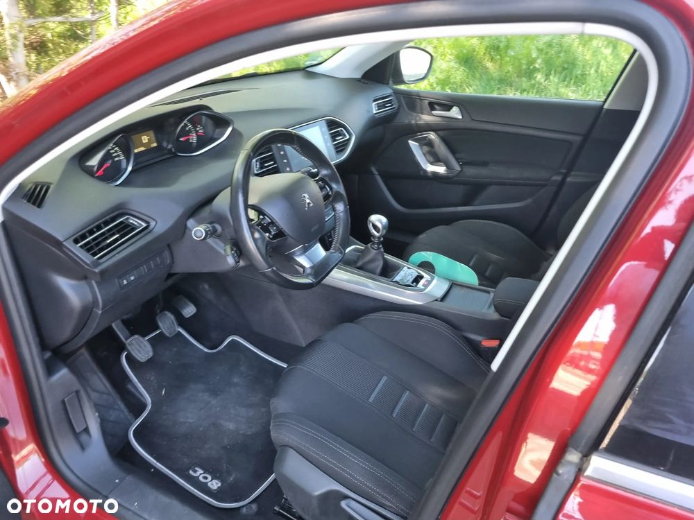 Peugeot 308 SW 1.2 PureTech GPF Allure S&S - 18