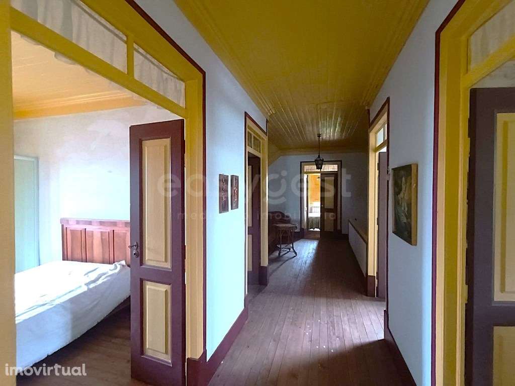 Quinta em Ourém com moradia, piscina, anexos e 7320m2 de terreno - Grande imagem: 2/47