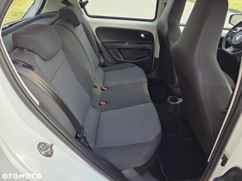 Volkswagen up! move - 19