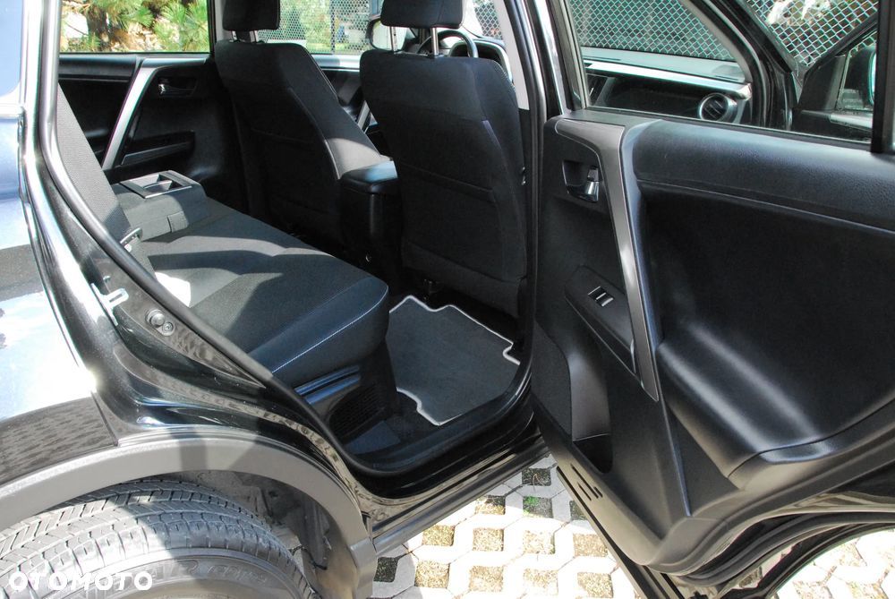 Toyota RAV4 - 7