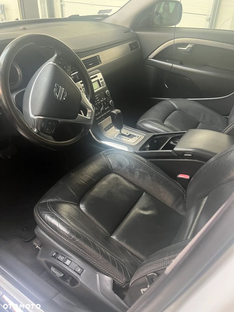 Volvo XC 70 T6 AWD Momentum - 9