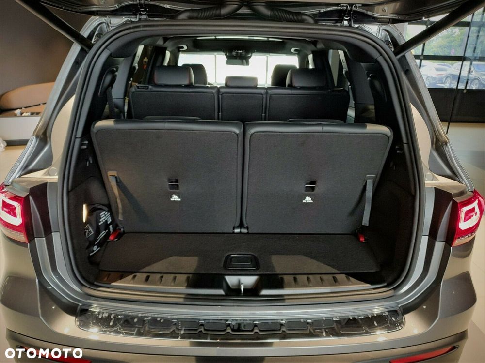 Mercedes-Benz EQB - 12