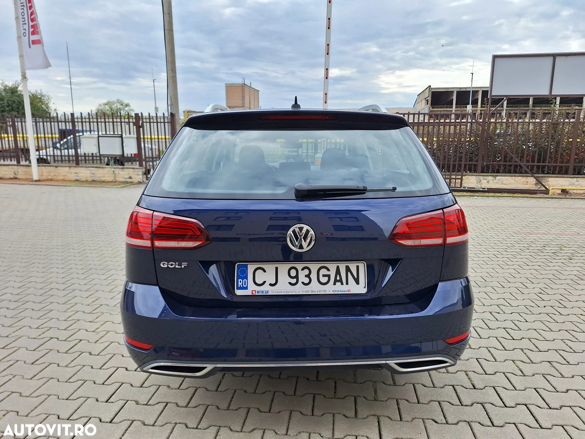 Volkswagen Golf - 6