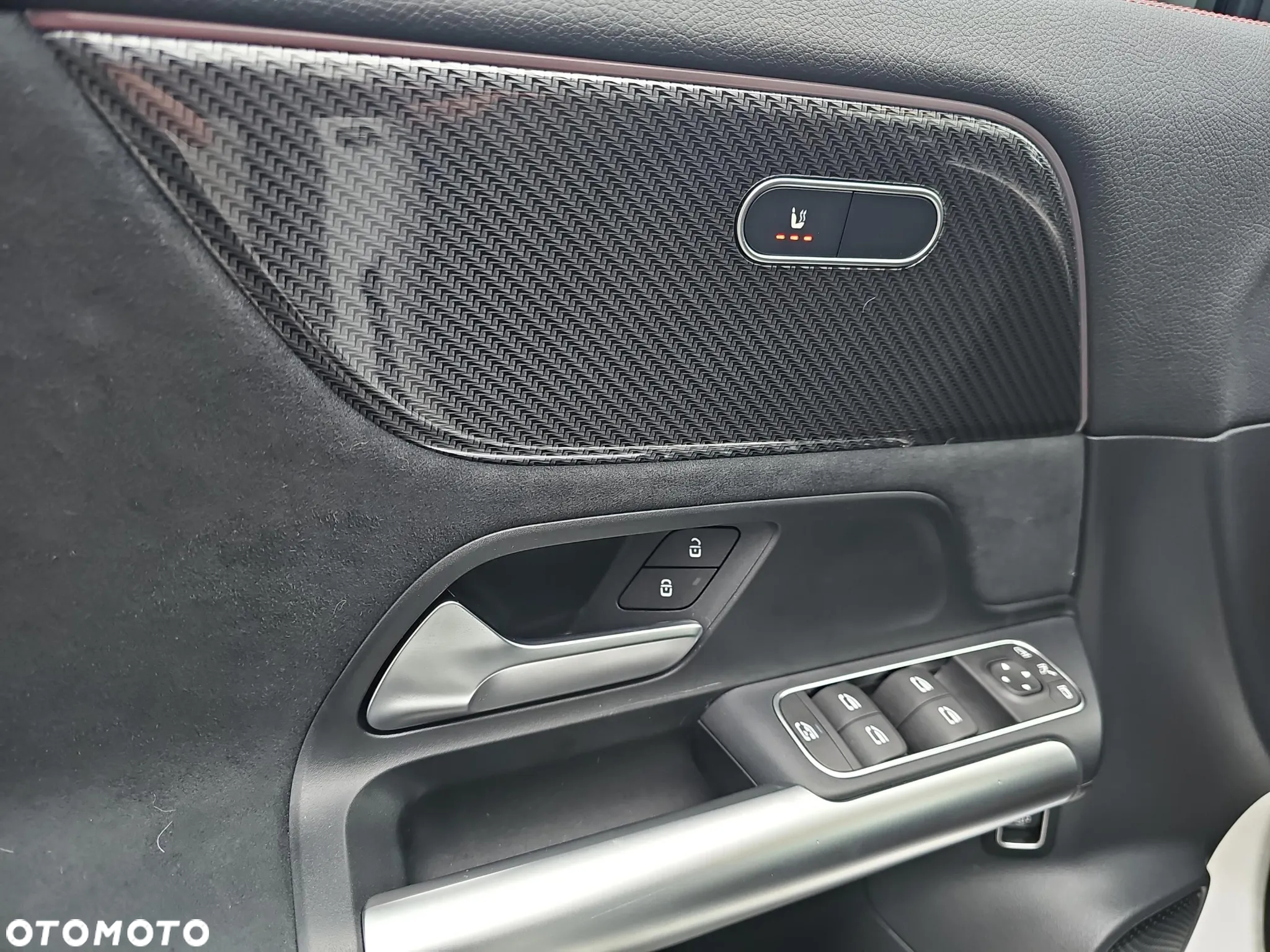 Mercedes-Benz GLA 200 AMG Line - 17