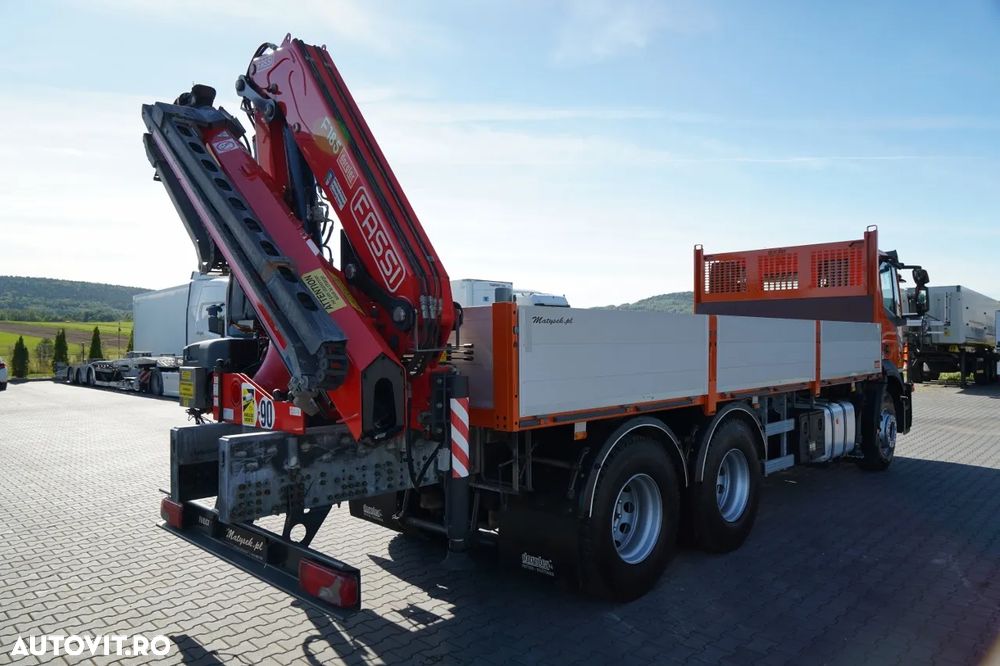 Iveco STRALIS 420 / 6X2 / LIVRARE 6.5m + HDS FASSI. F185 CAPACITATE MAXIMĂ DE ÎNCĂRCARE 5750 KG / RADIOCOMANDĂ / ROTATOARE / ANVELOPE 100% / - 11